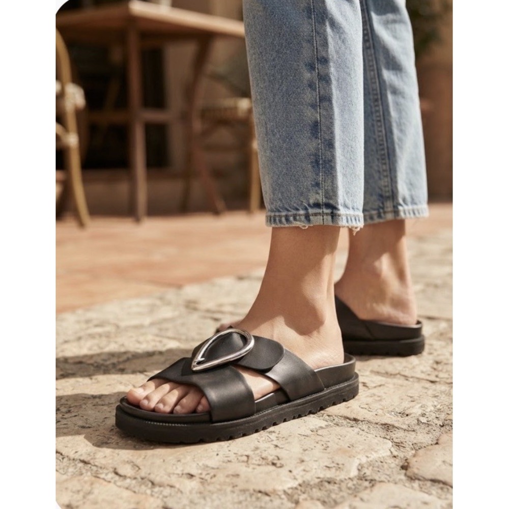 Aerosoles Leeana Leather  Sandals for Women Black NWOB Size 10M